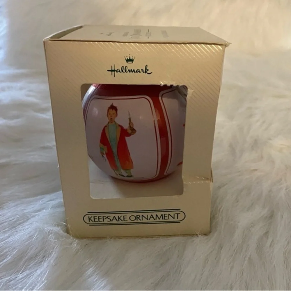 Hallmark 1982 Norman Rockwell Tree Christmas‎ ornament